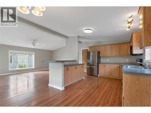 Photo 6 of 6688 Tronson Road Unit# 114, Okanagan Landing, Vernon