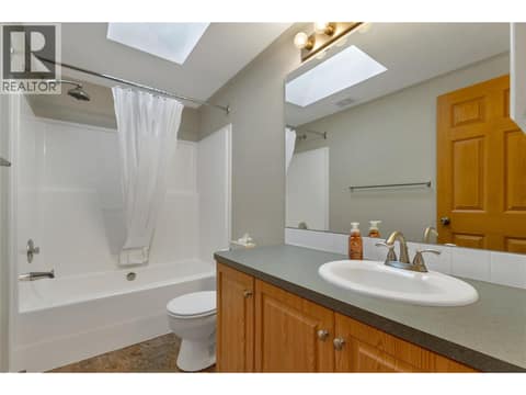 Main Bathroom at 6688 Tronson Road Unit# 114, Okanagan Landing, Vernon