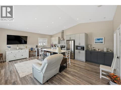 SUITE at 787 Kettle Avenue, Oliver