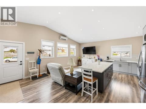 SUITE at 787 Kettle Avenue, Oliver