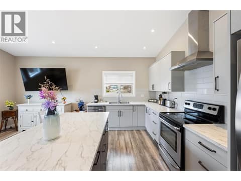 SUITE at 787 Kettle Avenue, Oliver