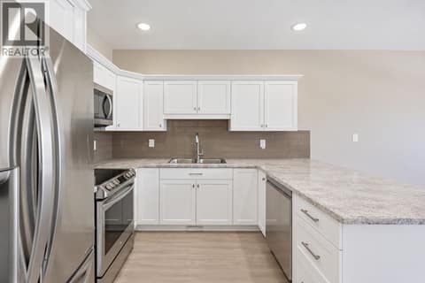 Photo 2 of 2352 Bossert Avenue, Brocklehurst, Kamloops