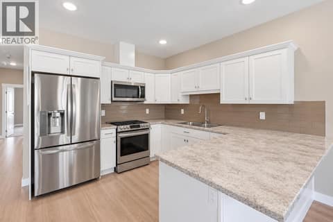 Photo 3 of 2352 Bossert Avenue, Brocklehurst, Kamloops