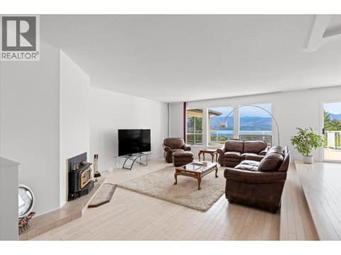 Photo 8 of 1045 Bartholomew Court, Lower Mission, Kelowna