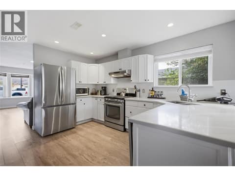 Photo 16 of 2624 Joyce Avenue, Brocklehurst, Kamloops