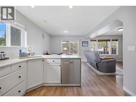 Photo 17 of 2624 Joyce Avenue, Brocklehurst, Kamloops