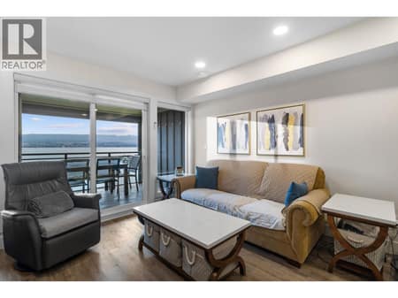 Main Floor family room with patio and lake views at 2777 Casa Loma Road Unit# 207, Lakeview Heights, West Kelowna