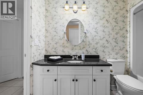 Full Bathroom at 3889 Gallaghers Grange, South East Kelowna