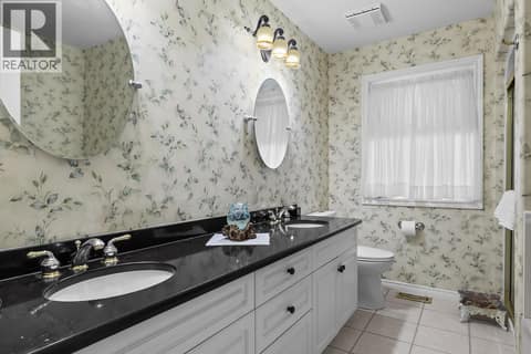 Primary Ensuite with Dual Vanity at 3889 Gallaghers Grange, South East Kelowna