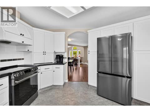 Photo 4 of 114 Brentview Court, Wiltse/Valleyview, Penticton