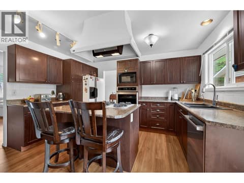 Photo 10 of 260 MILLER Place, Valleyview, Kamloops