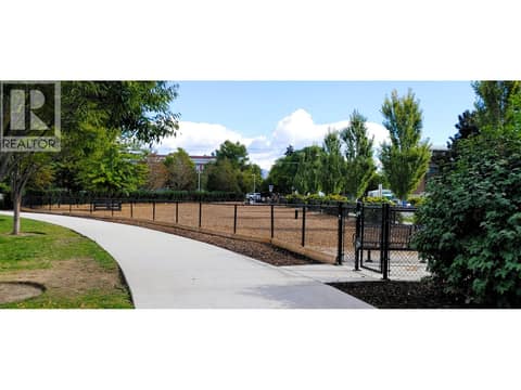 Large Dog Run at 625 Rowcliffe Avenue Unit# 207, Kelowna South