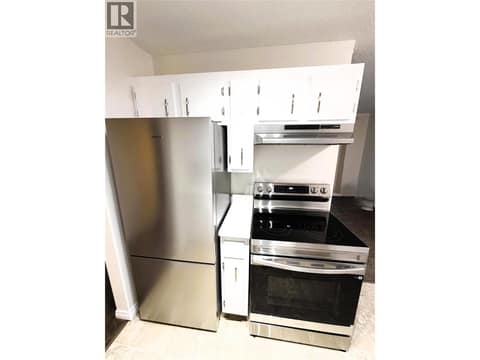 New Fridge & New Stove at 625 Rowcliffe Avenue Unit# 207, Kelowna South