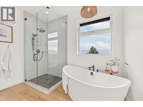 Soaker tup and luxury shower at 2815 Copper Ridge Drive, Smith Creek, West Kelowna