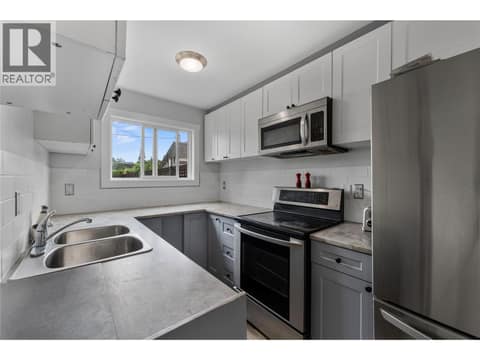 Photo 4 of 3135 Walnut Street Unit# 5, Lower Mission, Kelowna