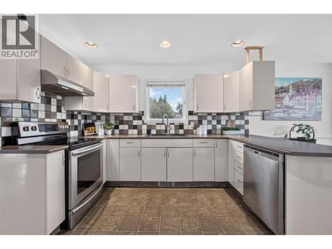 Photo 4 of 3777 Salloum Road, Glenrosa, West Kelowna