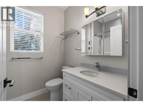 Full bathroom at 2050 Long Street, Kelowna South