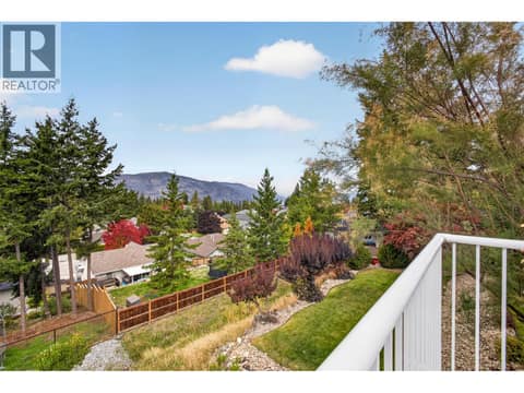 Photo 4 of 330 Woodwind Court, Glenmore, Kelowna