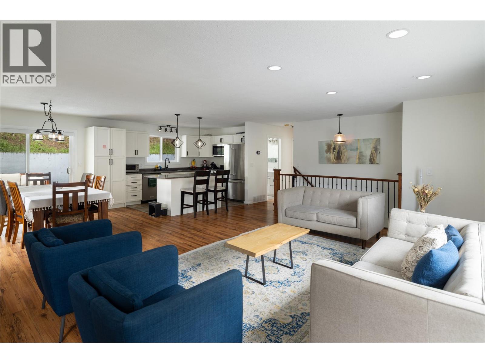 Photo 12 of 3945 Highland Park Crescent, Armstrong/ Spall.