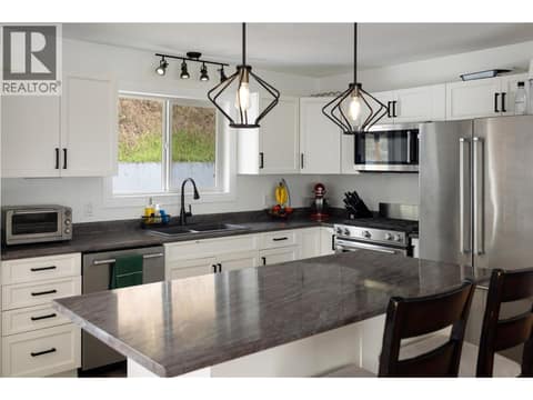Photo 15 of 3945 Highland Park Crescent, Armstrong/ Spall.