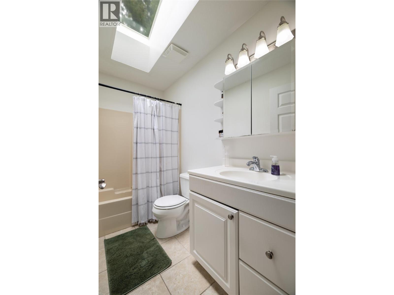 Photo 26 of 3945 Highland Park Crescent, Armstrong/ Spall.