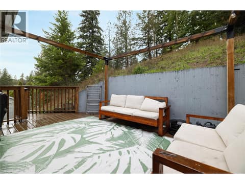Photo 7 of 3945 Highland Park Crescent, Armstrong/ Spall.