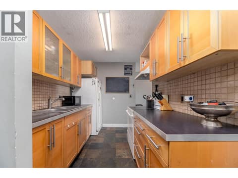 Photo 10 of 625 Rowcliffe Avenue Unit# 305, Kelowna South