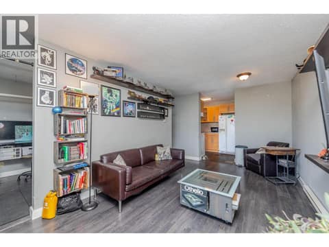 Photo 3 of 625 Rowcliffe Avenue Unit# 305, Kelowna South