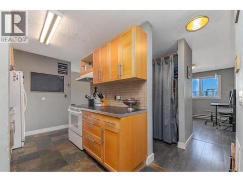 Photo 8 of 625 Rowcliffe Avenue Unit# 305, Kelowna South