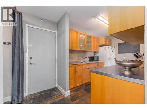 Photo 9 of 625 Rowcliffe Avenue Unit# 305, Kelowna South