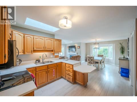 Photo 11 of 138 Evergreen Crescent, Wiltse/Valleyview, Penticton