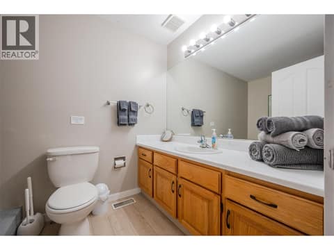 Photo 14 of 138 Evergreen Crescent, Wiltse/Valleyview, Penticton