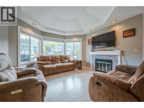Photo 2 of 138 Evergreen Crescent, Wiltse/Valleyview, Penticton