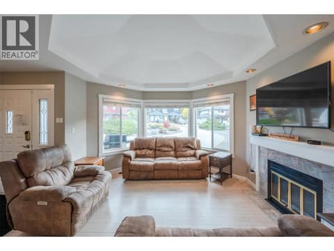 Photo 3 of 138 Evergreen Crescent, Wiltse/Valleyview, Penticton