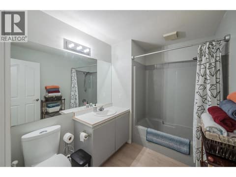 Photo 39 of 138 Evergreen Crescent, Wiltse/Valleyview, Penticton