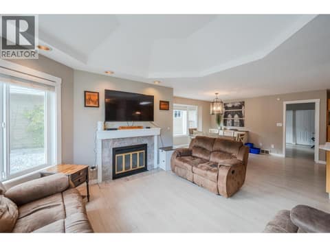 Photo 4 of 138 Evergreen Crescent, Wiltse/Valleyview, Penticton