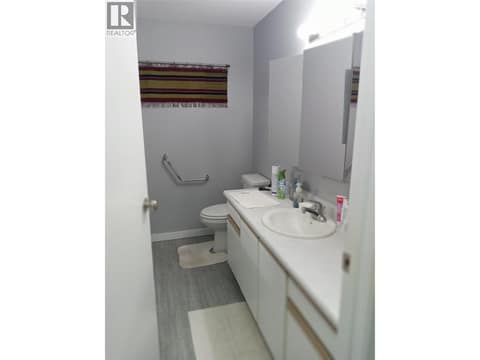Photo 10 of 272 Green Avenue Unit# 401, Main South, Penticton