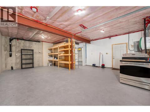 Carriage house garage at 4405 Ottley Road, Lake Country South West