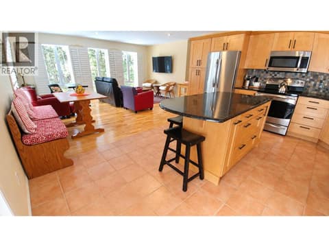 Carriage house photos before current tenant at 4405 Ottley Road, Lake Country South West