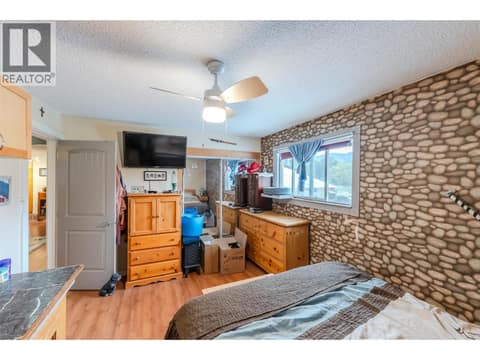 Main Floor Bedroom at 5467 Sawmill Road, Oliver Rural