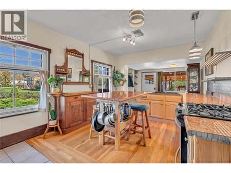 Photo 6 of 235 Middle Bench Road N, Uplands/Redlands, Penticton