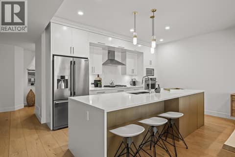 Photo 2 of 994 Guisachan Road, Kelowna South