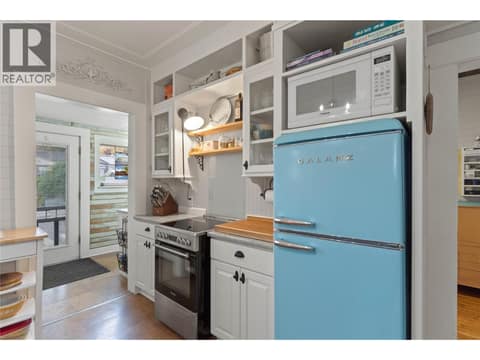 Photo 12 of 905 MUNRO Street, South Kamloops