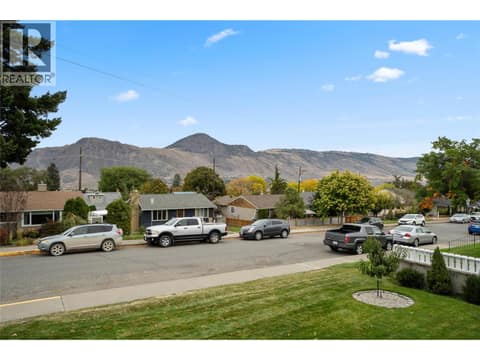 Photo 3 of 905 MUNRO Street, South Kamloops