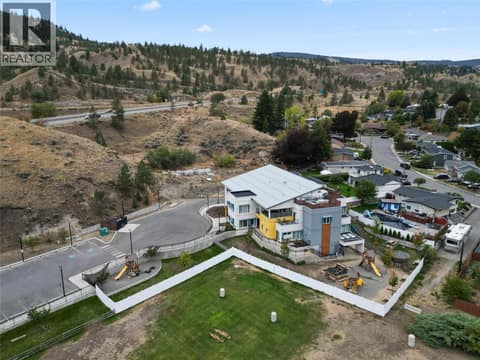 Photo 47 of 905 MUNRO Street, South Kamloops