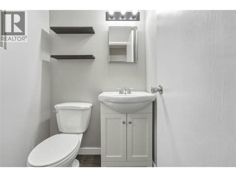 Photo 4 of 4100 24 Avenue Unit# 103, South Vernon