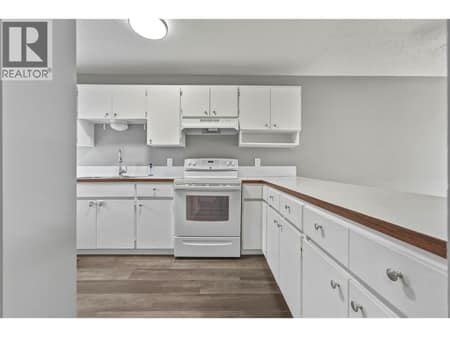 Photo 6 of 4100 24 Avenue Unit# 103, South Vernon