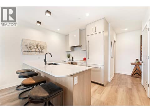Photo 3 of 3340 Lakeshore Road Unit# 1003, Lower Mission, Kelowna