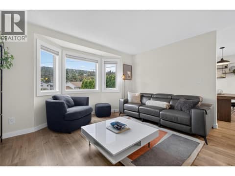 Photo 9 of 2942 McAllister Road, Glenrosa, West Kelowna