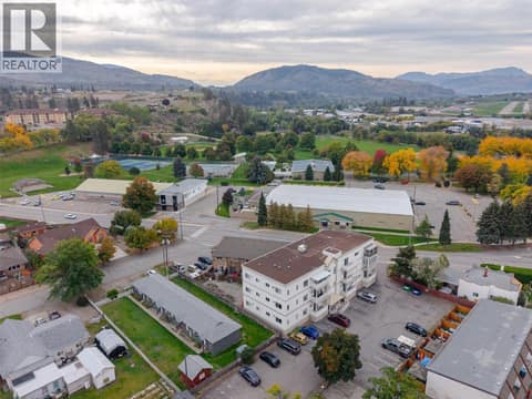 Area around building at 650 MCKINNEY Road Unit# 325, Oliver